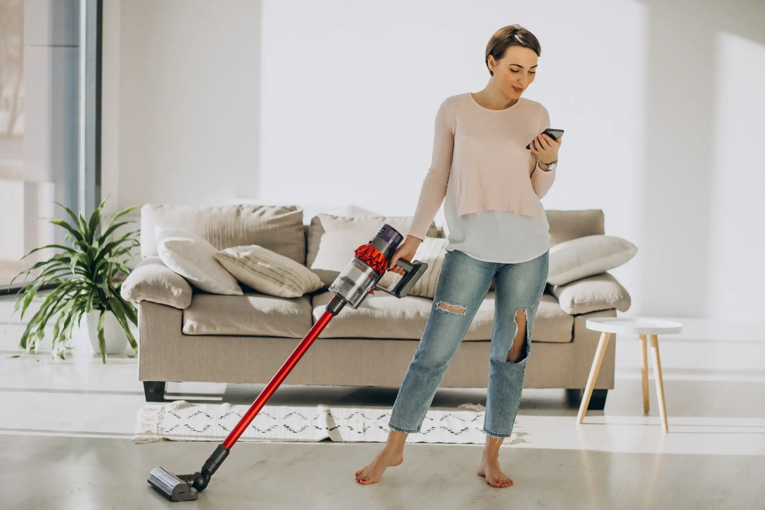 veja qual a melhor potência para aspirador de pó vertical para limpar a casa
